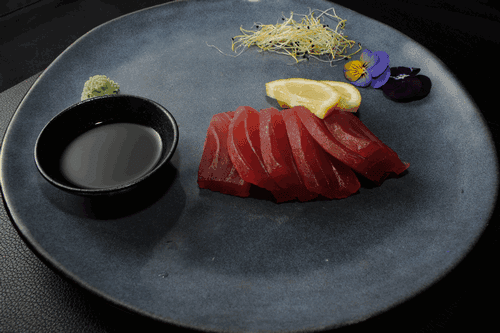 S61. Sashimi Thon (6 pièces)