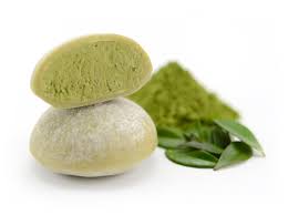 77. Mochi thé vert (2 pièces)