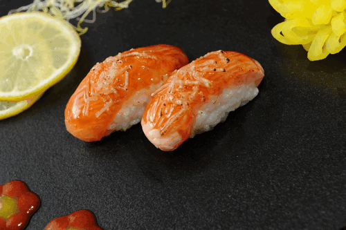 S8. Aburi Saumon avec Fromage Nigiri