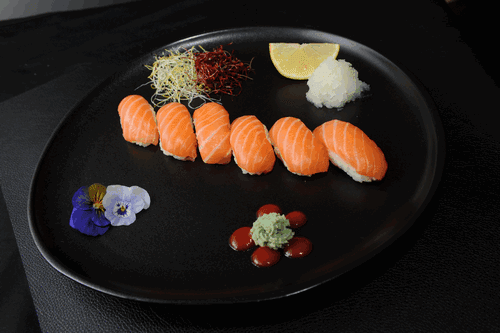 M1. Sushi saumon classic (10 pièces)