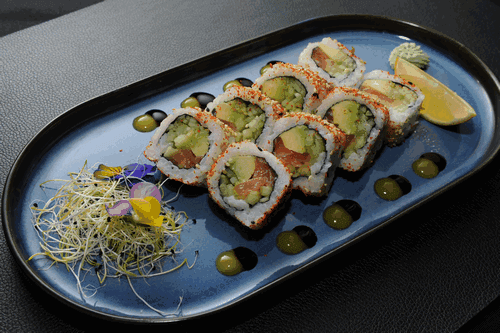 S50. Spicy Saumon roll (8 pièces)