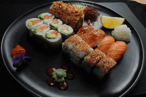 M8. Menu duo Saumon (16 pièces)